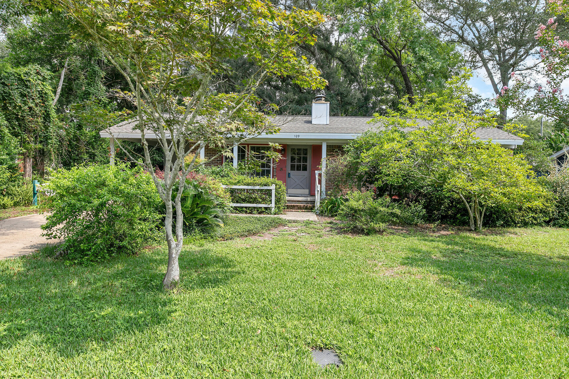 109 Boyce Rd Shalimar FL 32579 USA-006-0
