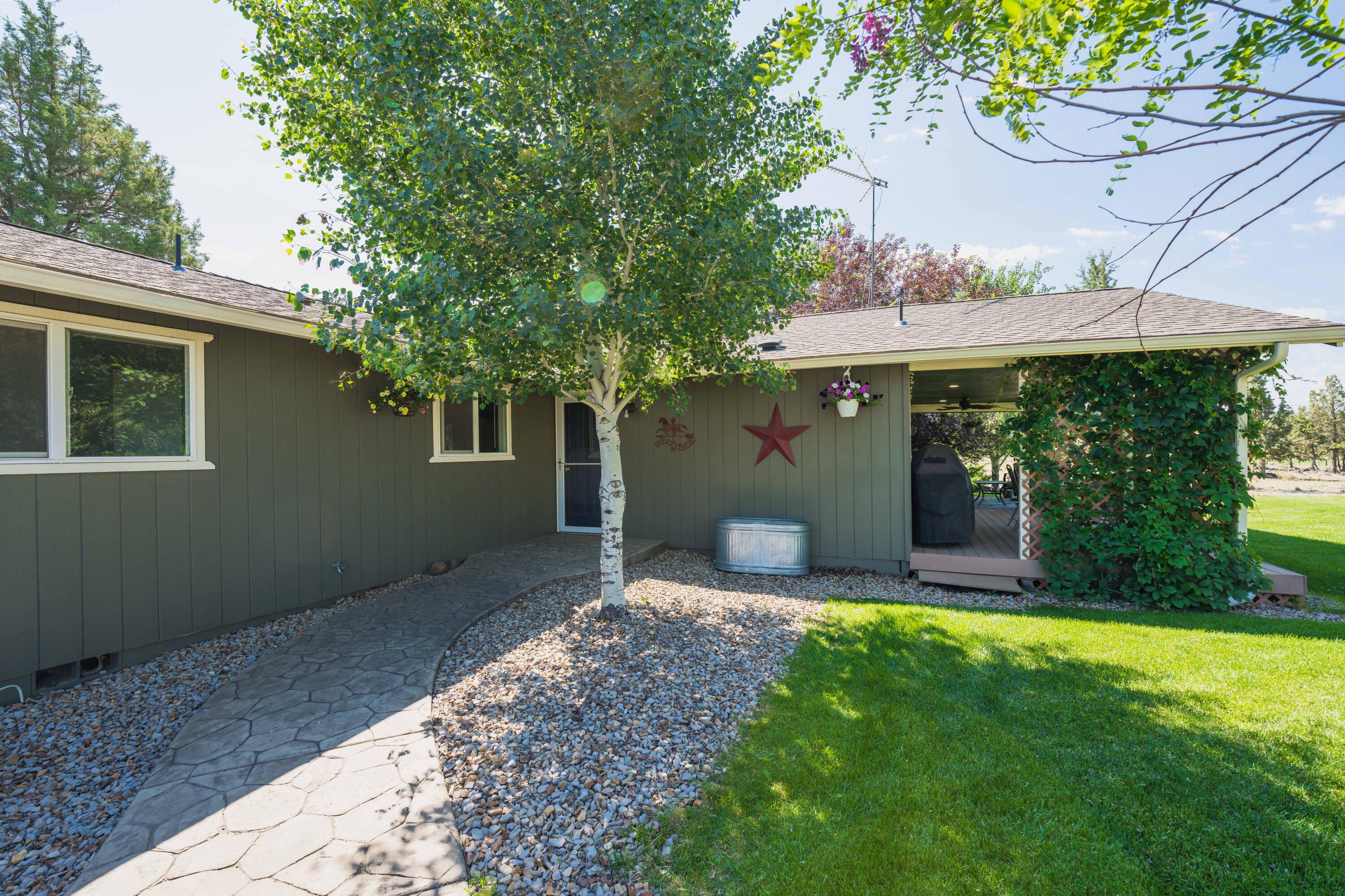 62575 Dixon Loop Bend, OR 97701 - Photo 5 of 56 Dixon Lp-37