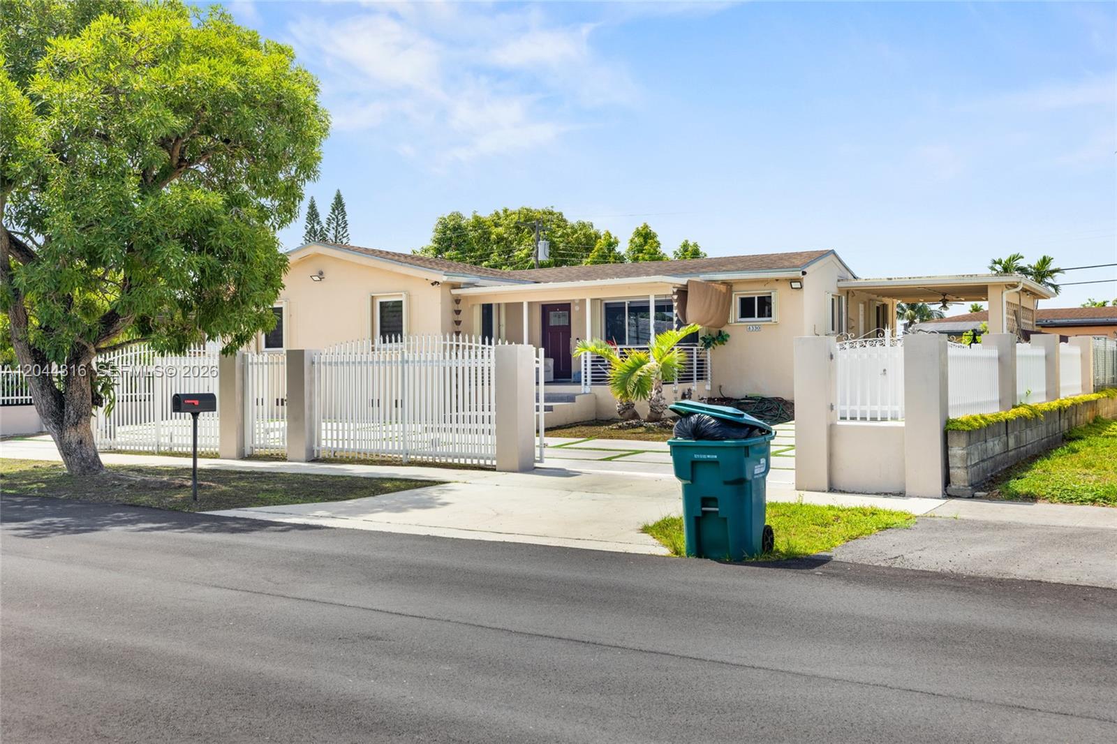 8330 Southwest 25th Street Miami, FL 33155 - Photo 4 of 28