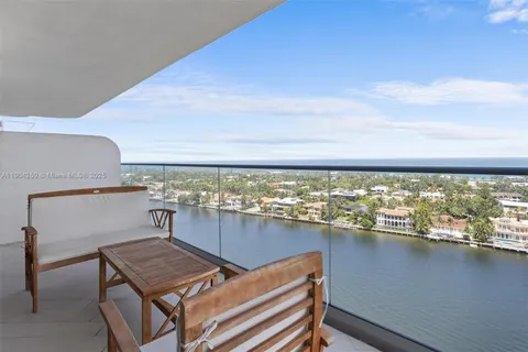 $5,500 | 19707 Turnberry Way, Unit 19H, Aventura, FL 33180