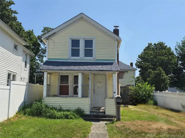 $419,000 | 31 Union Avenue, Patchogue, NY 11772