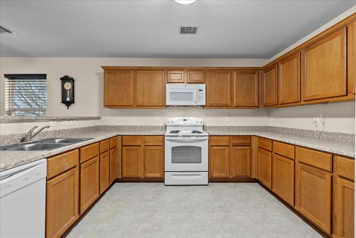 2331 Rue De Lafitte Street Dickinson, TX 77539 - Photo 13 of 31