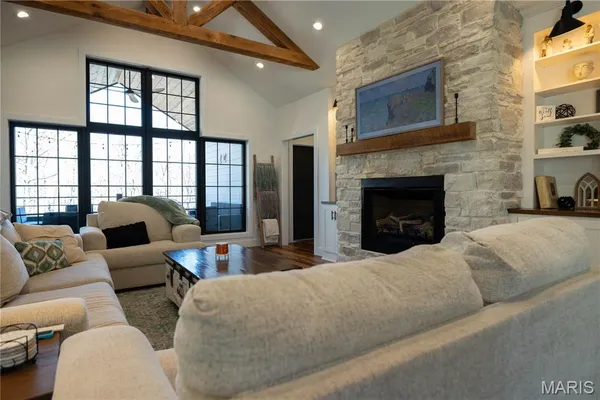 $849,900 | 437 Ridgeview Lane, Poplar Bluff, MO 63901