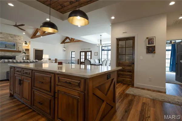 $849,900 | 437 Ridgeview Lane, Poplar Bluff, MO 63901