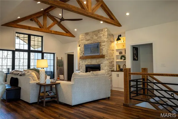 $849,900 | 437 Ridgeview Lane, Poplar Bluff, MO 63901
