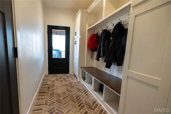 $849,900 | 437 Ridgeview Lane, Poplar Bluff, MO 63901