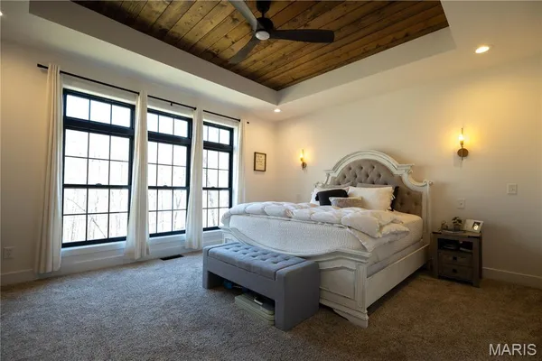 $849,900 | 437 Ridgeview Lane, Poplar Bluff, MO 63901