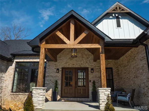 $849,900 | 437 Ridgeview Lane, Poplar Bluff, MO 63901