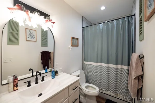 $849,900 | 437 Ridgeview Lane, Poplar Bluff, MO 63901