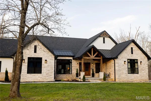 $849,900 | 437 Ridgeview Lane, Poplar Bluff, MO 63901