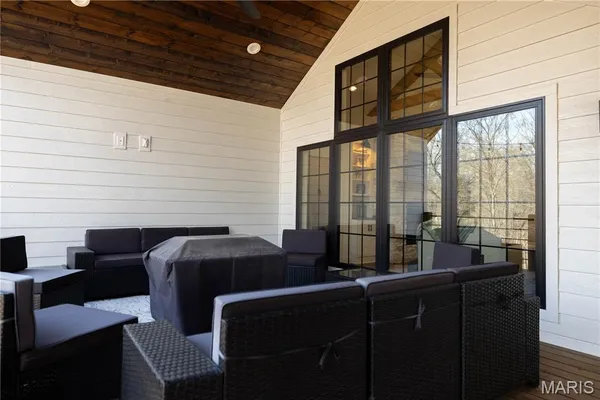 $849,900 | 437 Ridgeview Lane, Poplar Bluff, MO 63901