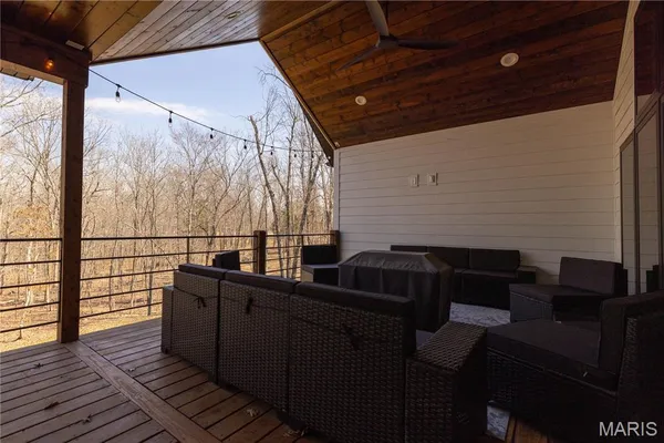 $849,900 | 437 Ridgeview Lane, Poplar Bluff, MO 63901