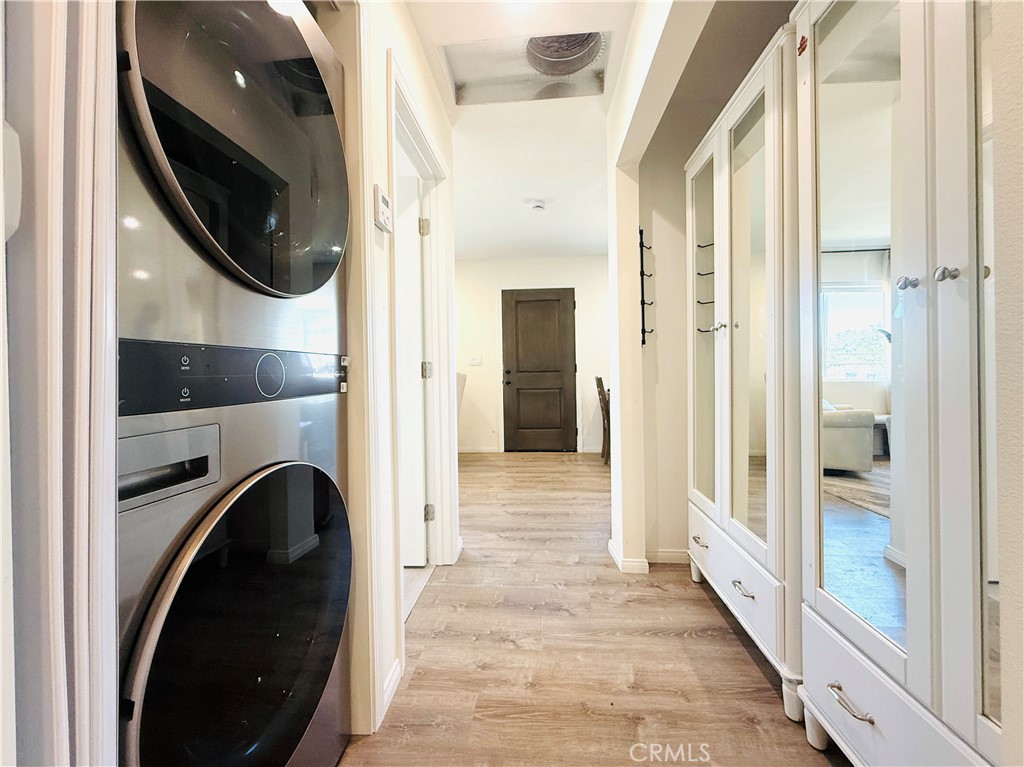 14080 Mohawk Road Apple Valley, CA 92307 - Photo 21 of 26 Stackable Washer/Dryer Included