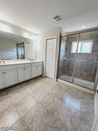 $2,300 | 3882 Tilbor Circle, Fort Myers, FL 33916