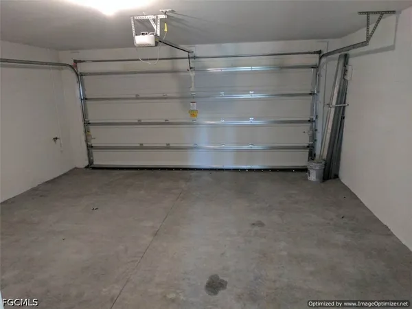 $2,300 | 3882 Tilbor Circle, Fort Myers, FL 33916