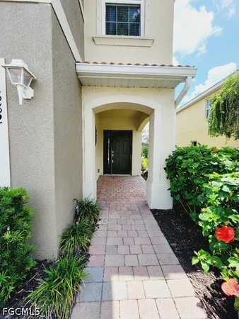$2,300 | 3882 Tilbor Circle, Fort Myers, FL 33916