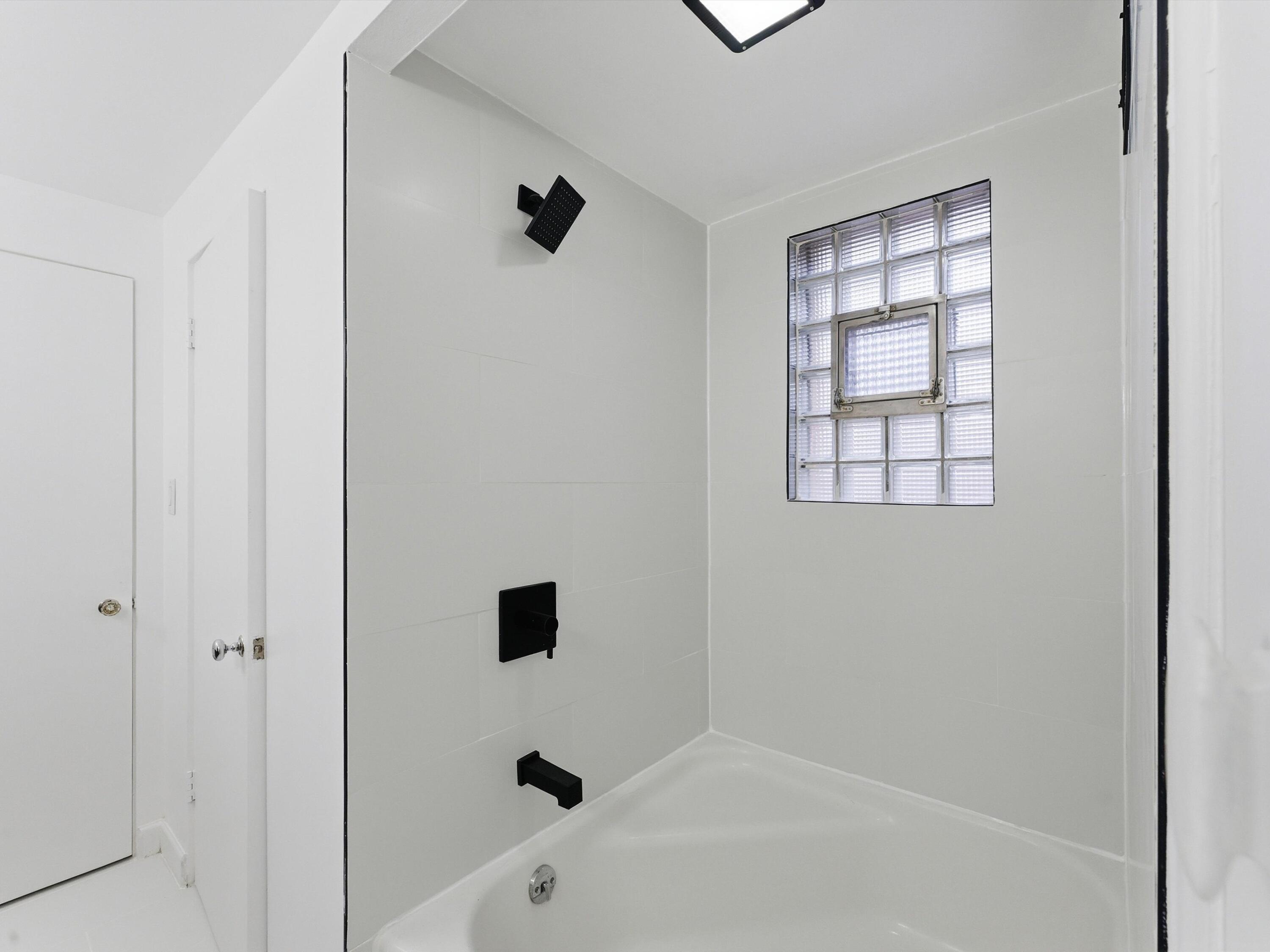 1608 North Rapids Road Manitowoc, WI 54220 - Photo 54 of 72 Oversized Bath Tub with Shower