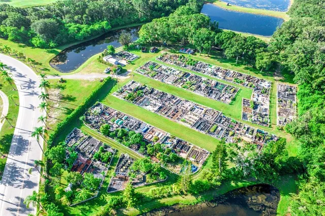 $270,000 | 2427 Sifield Greens Way, Sun City Center, FL 33573