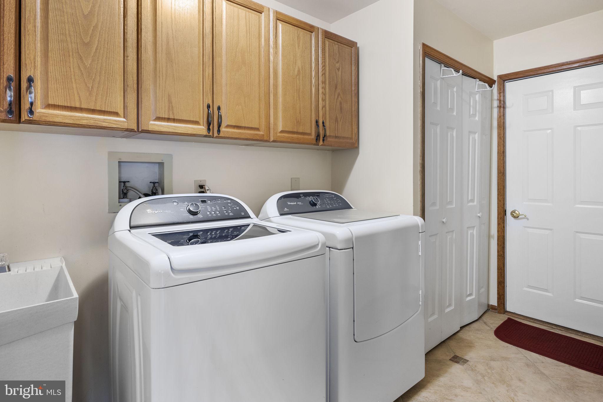 2 United States Circle Marlton, NJ 08053 - Photo 14 of 60 main floor laundry and door to garage