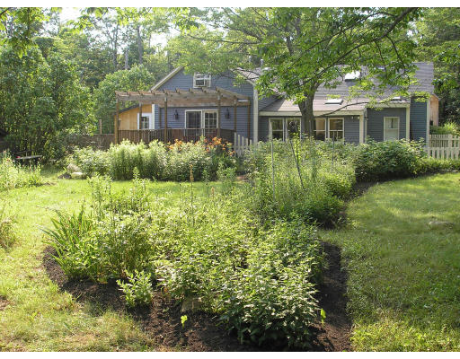 278 Allen Road Ashby, MA 01431 - Photo 2 of 9 a front view of a house with a yard