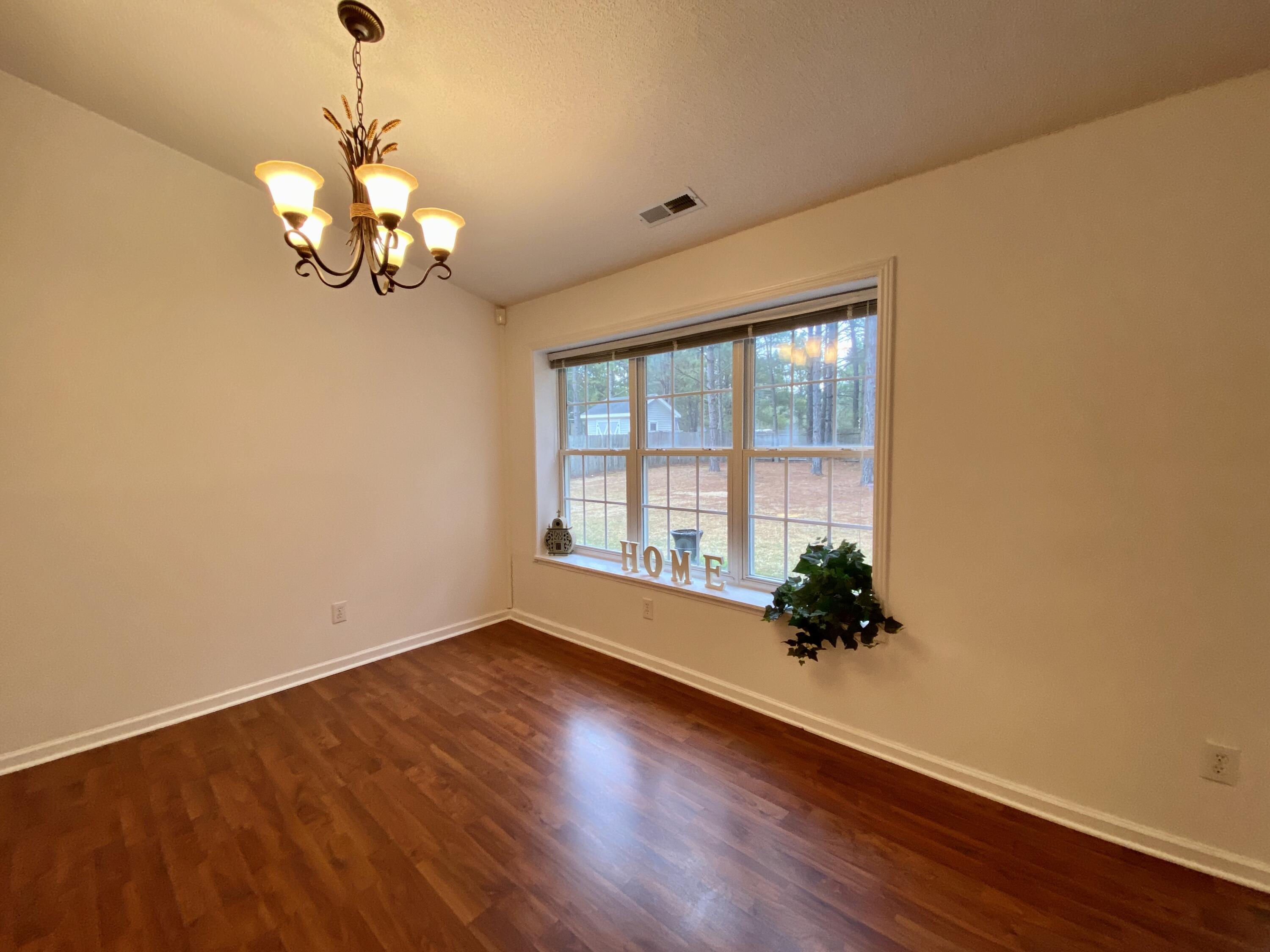 114 Mingledorff Way Springfield, GA 31329 - Photo 8 of 27 Dining Area