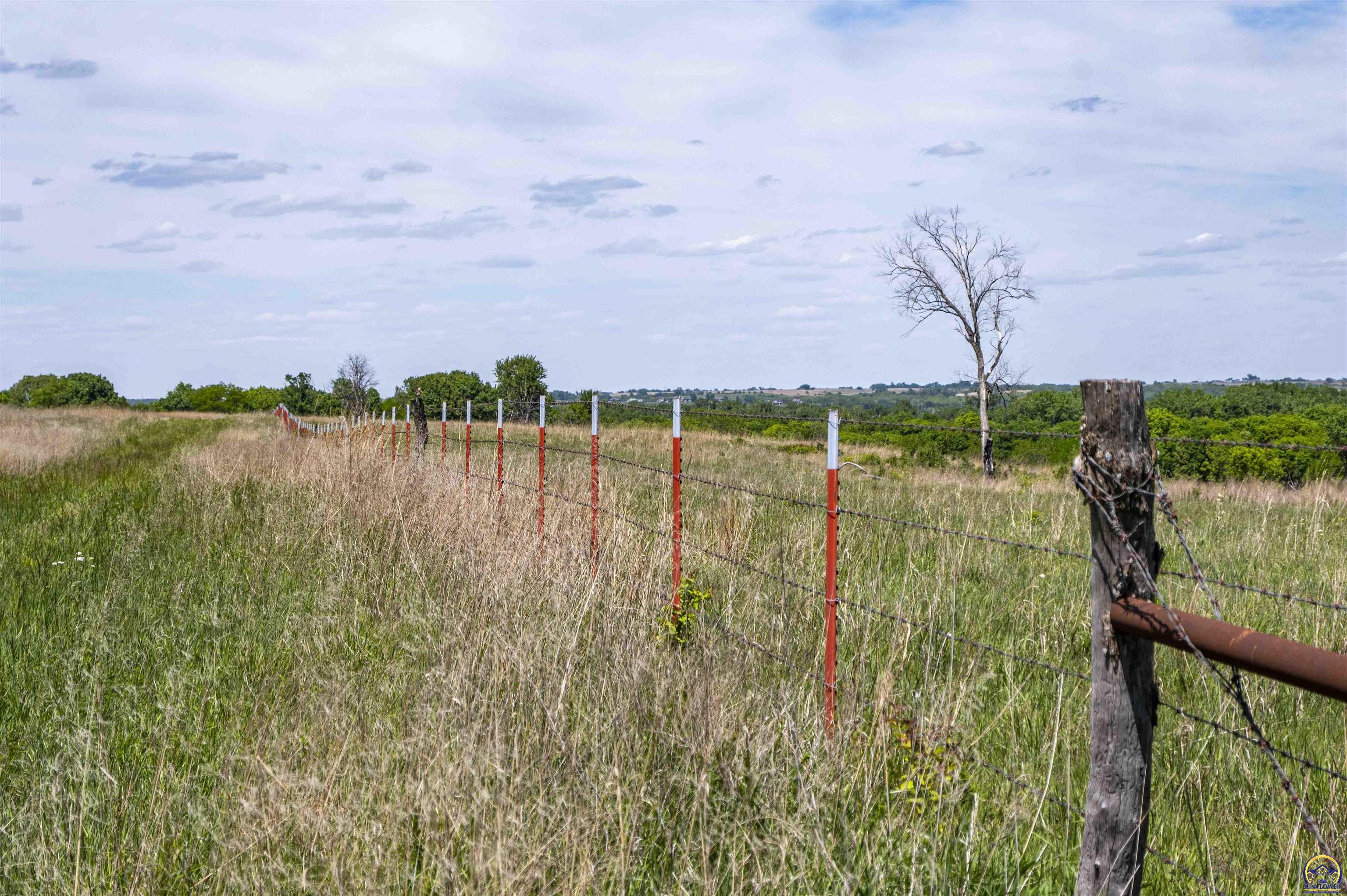 2026 Northwest Douglas Road Topeka, KS 66615 - Photo 19 of 94