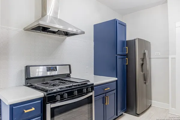 $1,350 | 814 West Lynwood Avenue, San Antonio, TX 78212