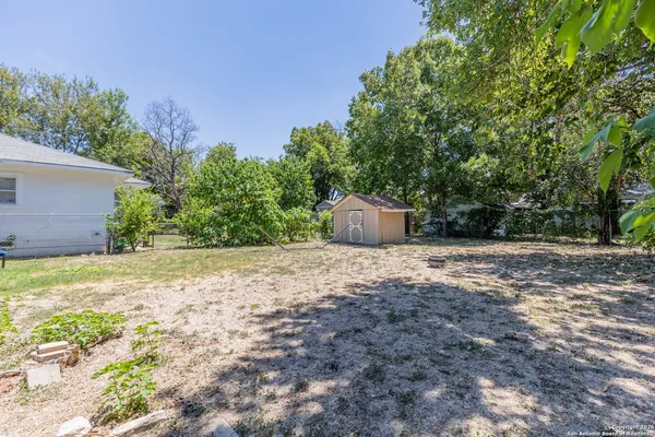 $1,350 | 814 West Lynwood Avenue, San Antonio, TX 78212