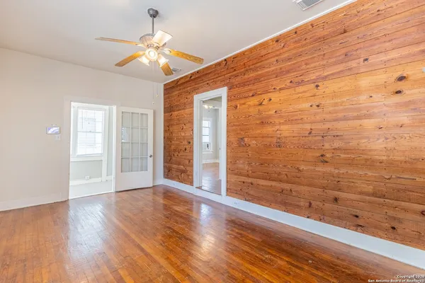 $1,350 | 814 West Lynwood Avenue, San Antonio, TX 78212