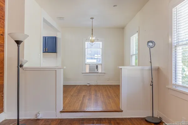 $1,350 | 814 West Lynwood Avenue, San Antonio, TX 78212