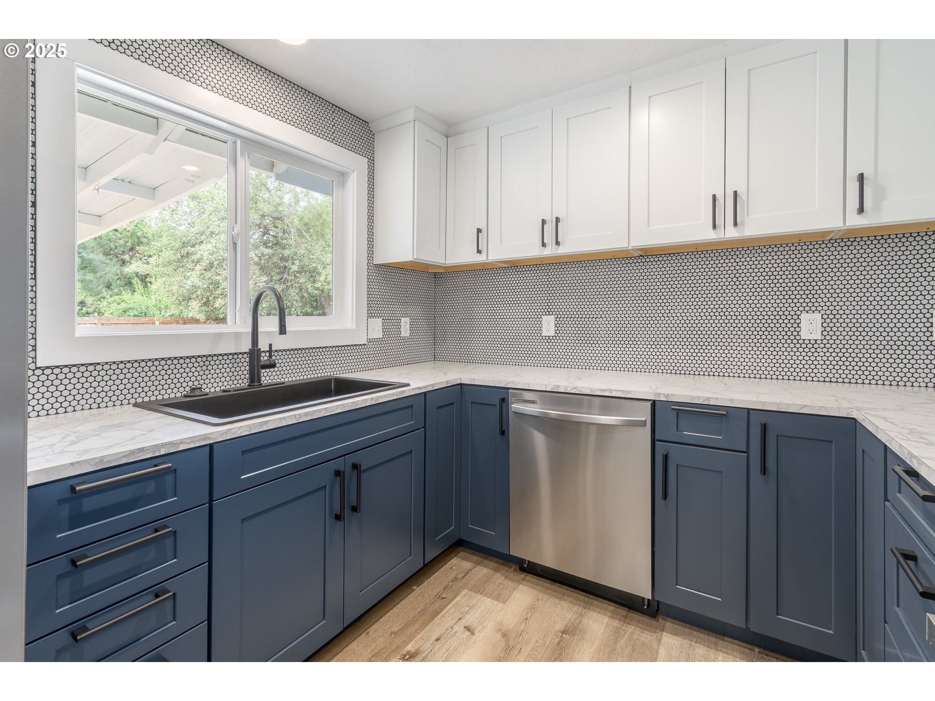 5495 J Street Springfield, OR 97478 - Photo 12 of 44