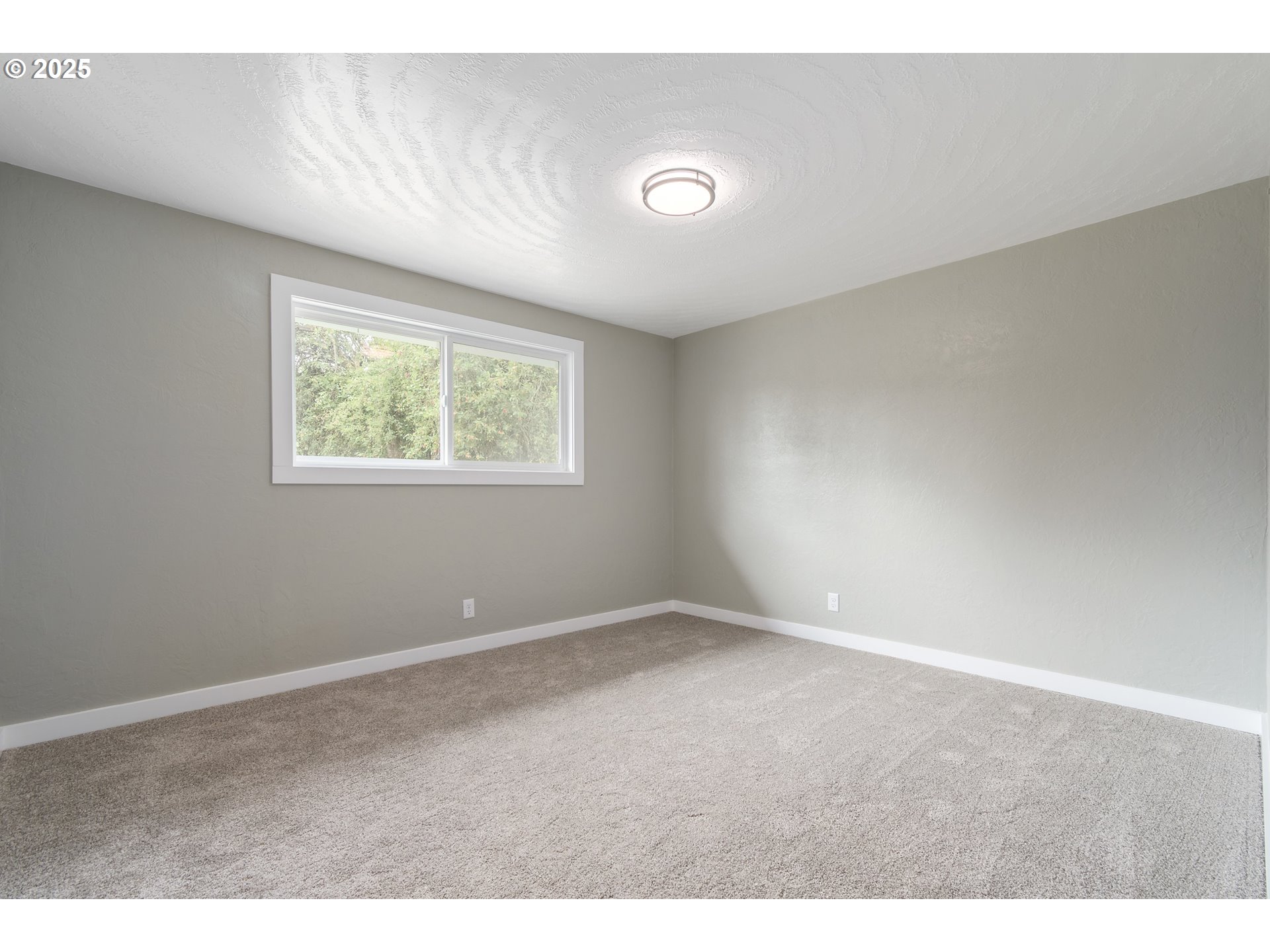 5495 J Street Springfield, OR 97478 - Photo 17 of 44