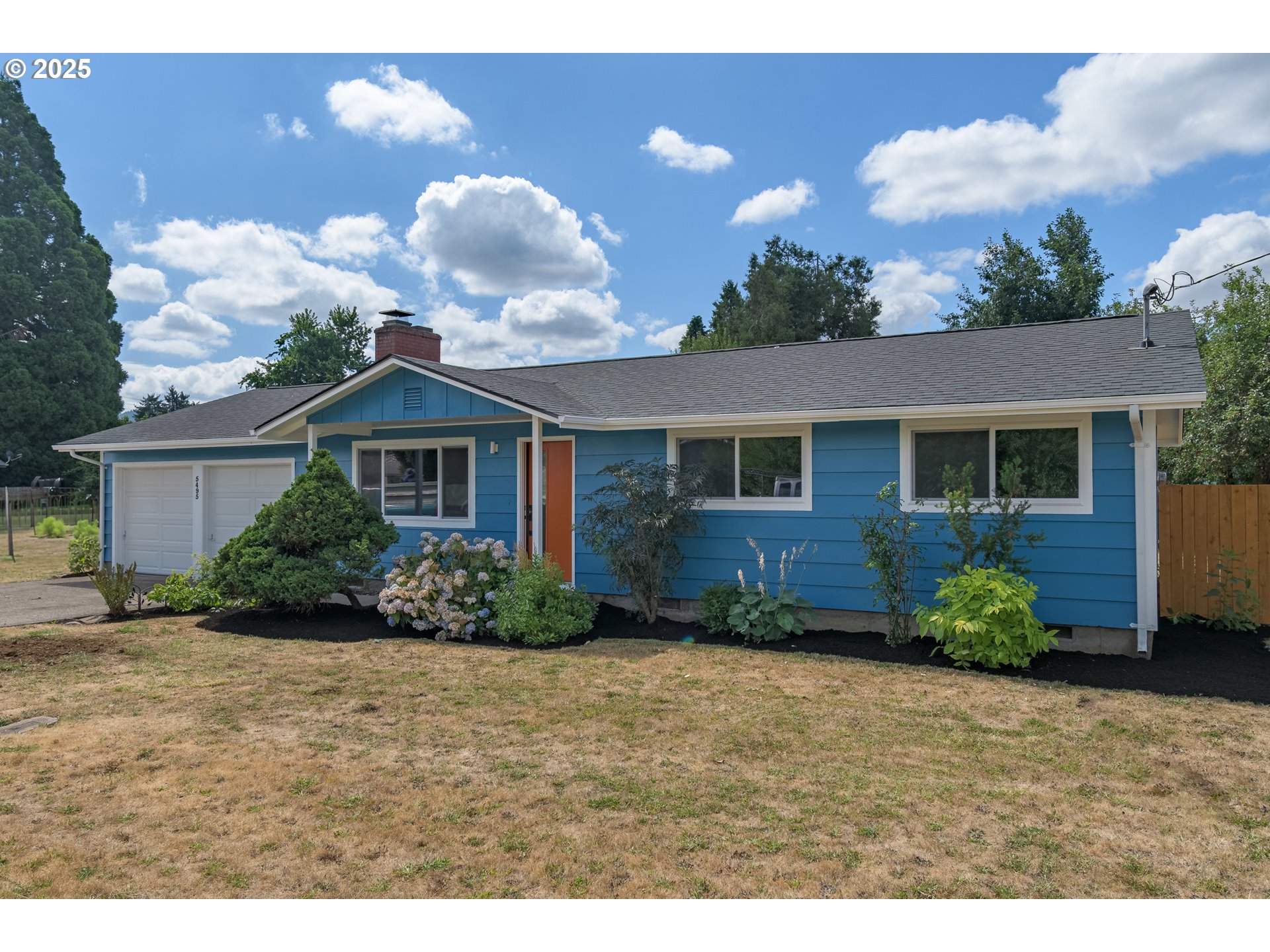 5495 J Street Springfield, OR 97478 - Photo 2 of 44