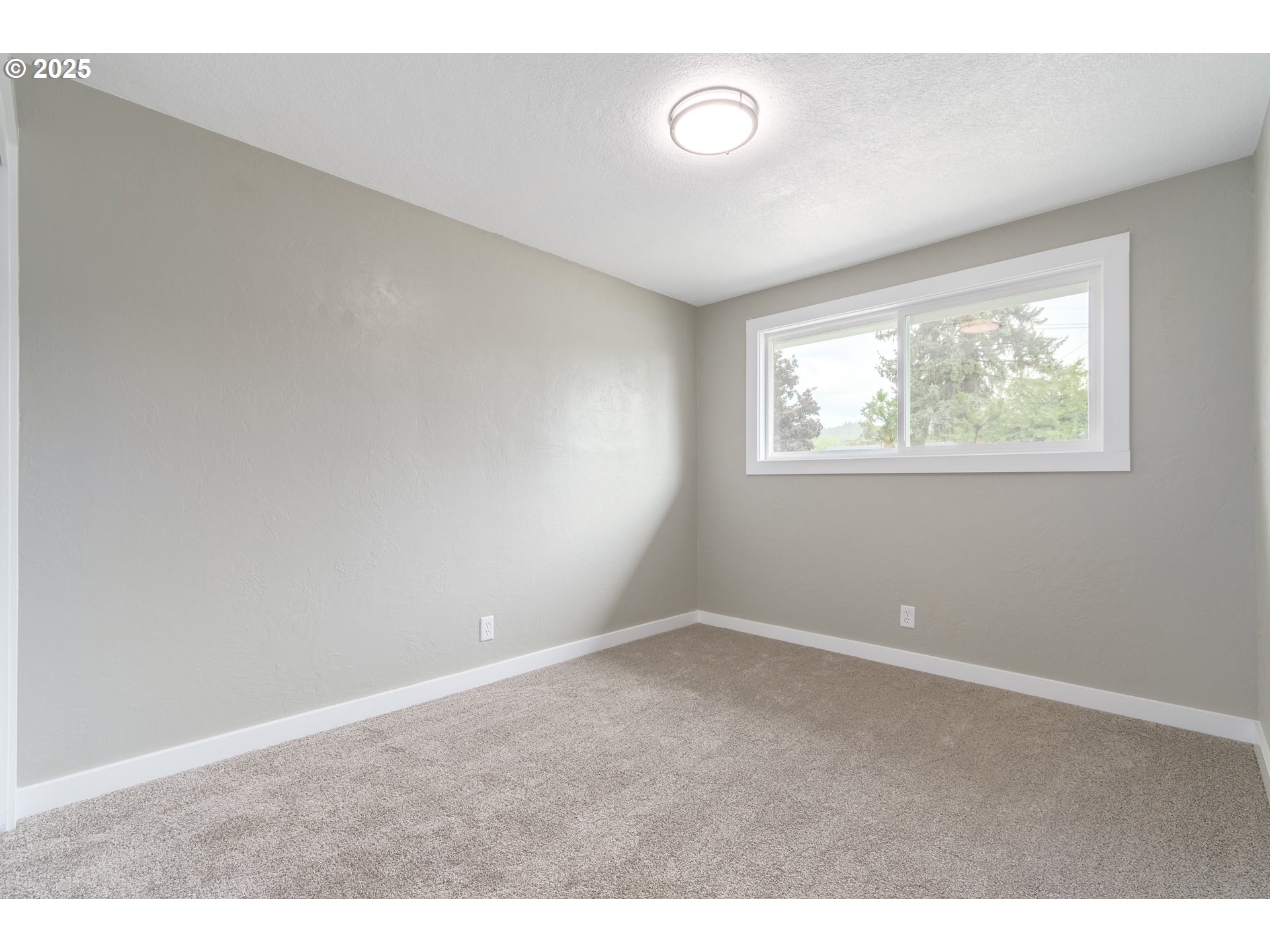 5495 J Street Springfield, OR 97478 - Photo 23 of 44