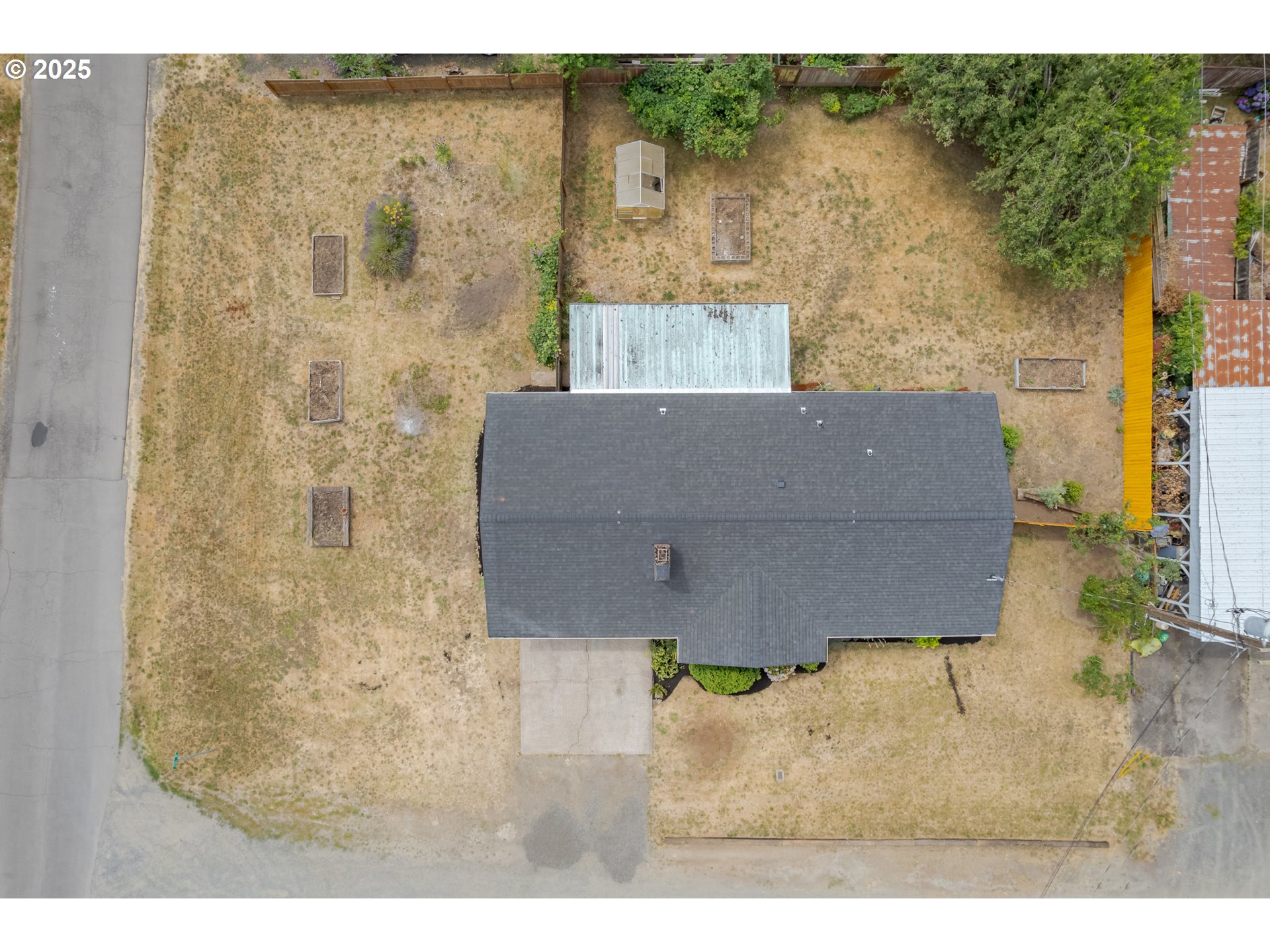 5495 J Street Springfield, OR 97478 - Photo 39 of 44