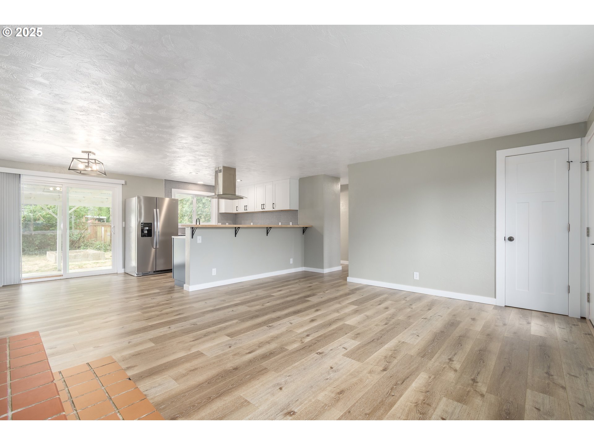 5495 J Street Springfield, OR 97478 - Photo 8 of 44