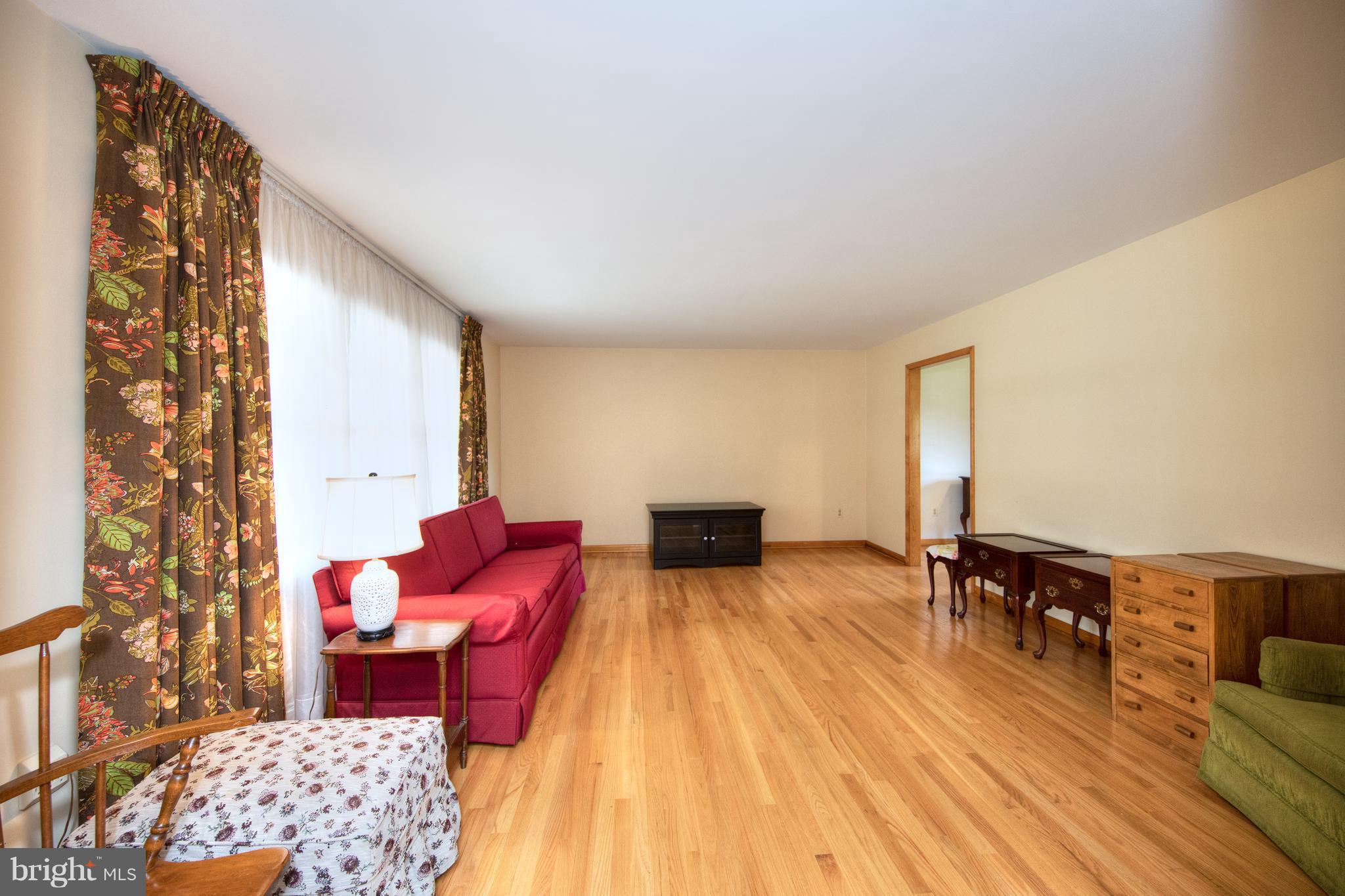 3509 Farm Road Aberdeen, MD 21001 - Photo 2 of 26 Living Room