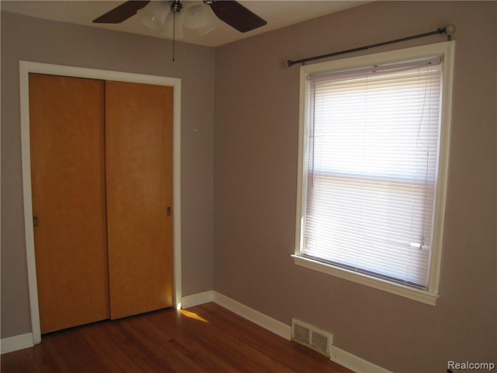 15909 Fox Redford, MI 48239 - Photo 11 of 26 IMG_6194.JPG