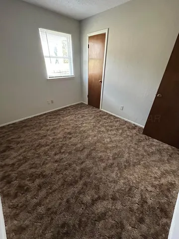 a view of empty room with window