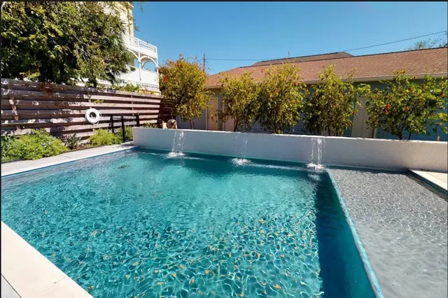 $2,300 | 1822 25th Street, Unit E, Galveston, TX 77550