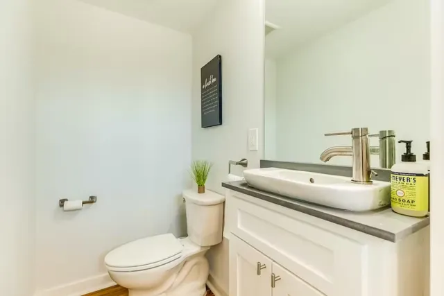 $2,300 | 1822 25th Street, Unit E, Galveston, TX 77550