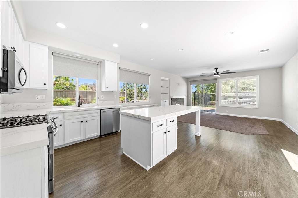 3306 Rochelle Lane Corona, CA 92882 - Photo 16 of 73