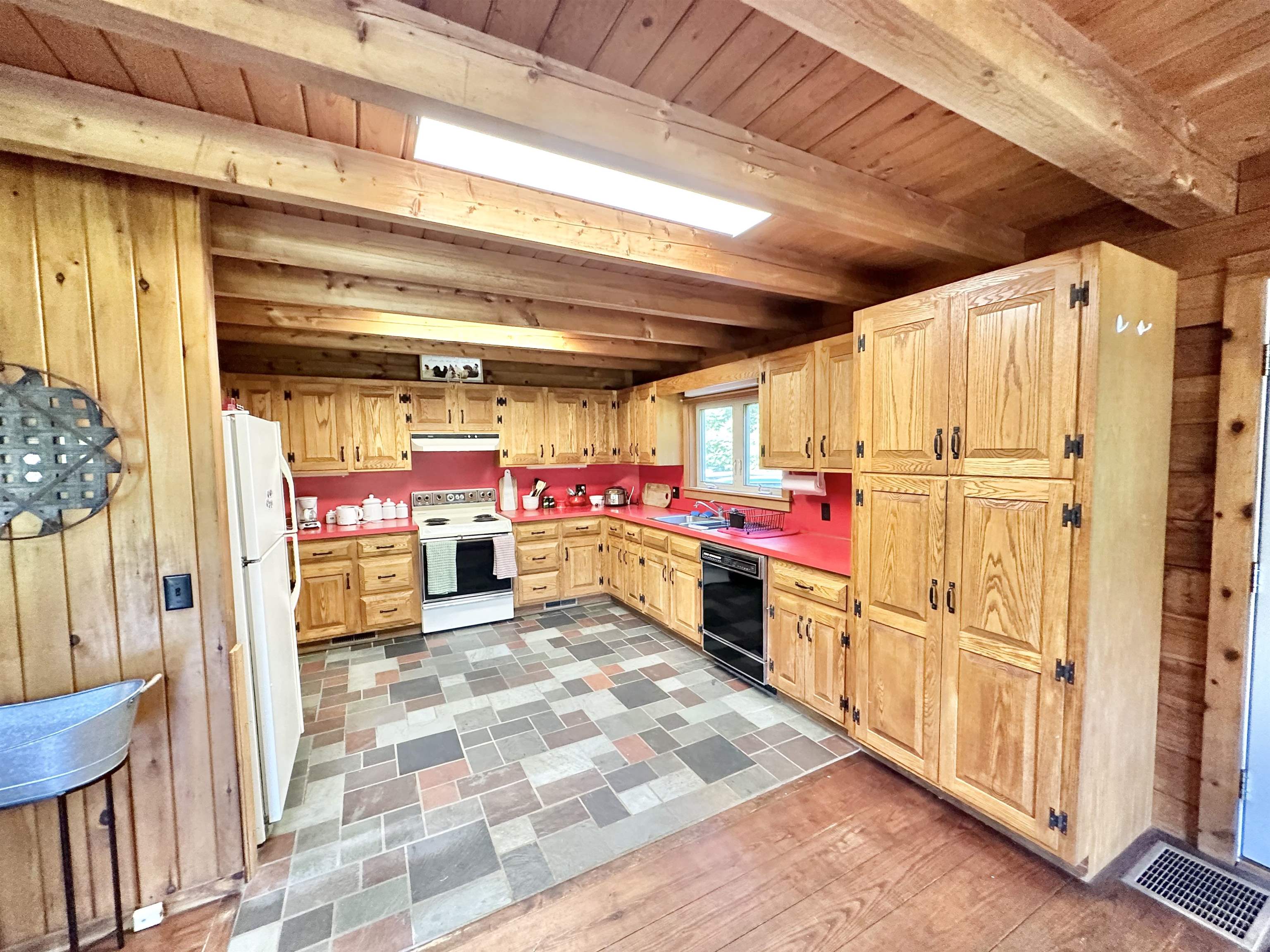 148 Hewett Road Windsor, VT 05089 - Photo 5 of 26