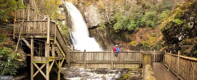 $320,000 | 25 Maplewood Road, Lake Harmony, PA 18624