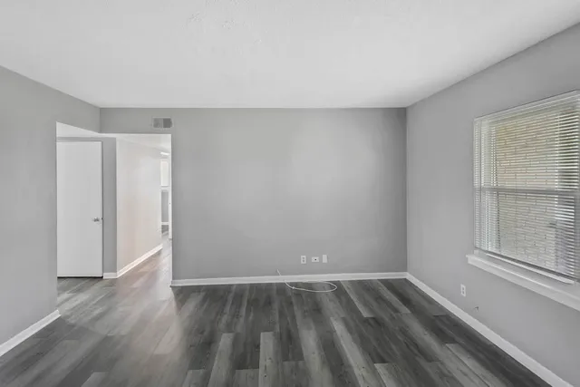 $1,550 | 991 Tollview Avenue, Unit 5, Aurora, IL 60505