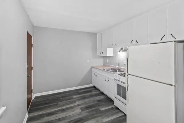 $1,550 | 991 Tollview Avenue, Unit 5, Aurora, IL 60505