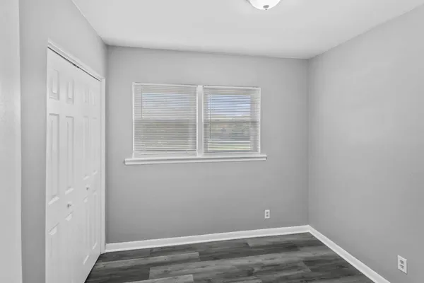 $1,495 | 991 Tollview Avenue, Unit 5, Aurora, IL 60505