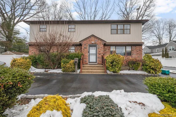 $1,299,999 | 758 Stewart Avenue, Bethpage, NY 11714