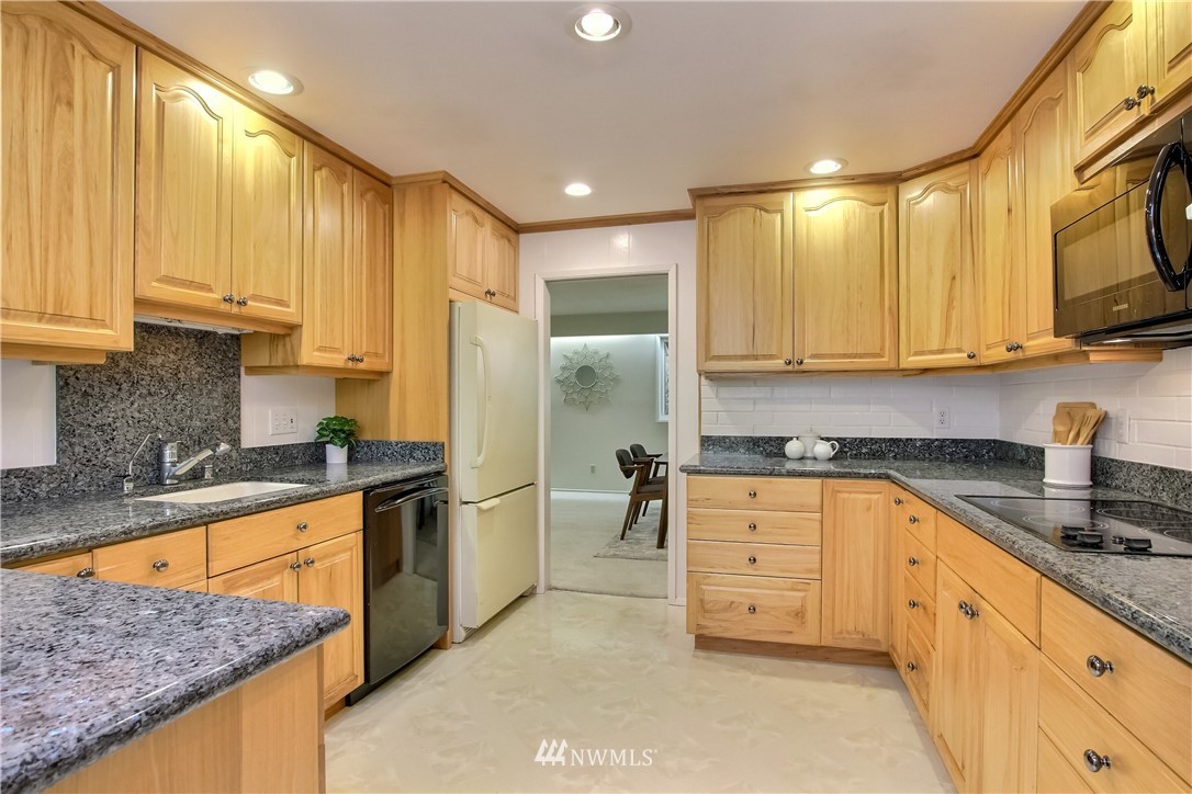 9021 Northeast 188th Place Bothell, WA 98011 - Photo 16 of 40 Gallery Image 16