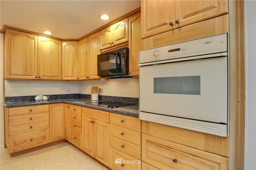 9021 Northeast 188th Place Bothell, WA 98011 - Photo 17 of 40 Gallery Image 17